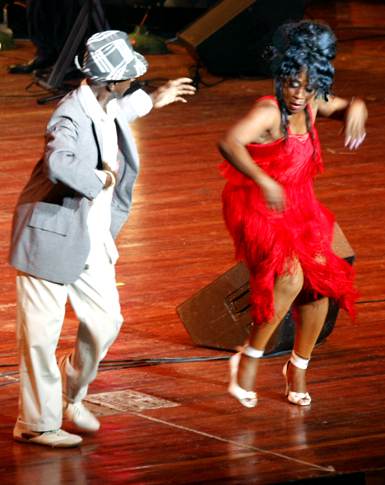 Diversidad de bailes populares enriquecen la gestualidad del cubano.