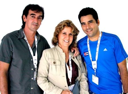 3-	El actor Luis Silva, la investigadora Nelia Casado y el director Nachy Hernández, coinciden en que lo cómico se expresa de diferentes maneras en la televisión