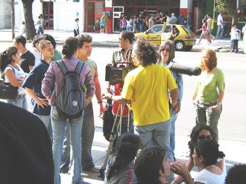 Jóvenes realizadores filman la realidad para recrearla en obras ficcionales.