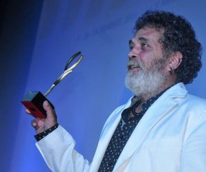 El cubano Luis Alberto García, actor del filme "Ya no es antes", recibe el Premio Coral de Actuación Masculina, durante la Gala de Premiación del 38 Festival Internacional del Nuevo Cine Latinoamericano, en el cine Charles Chaplin, en La Habana, Cuba, el 16 de diciembre de 2016. ACN FOTO/ Ariel Cecilio LEMUS ALVAREZ DE LA CAMPA/ rrcc