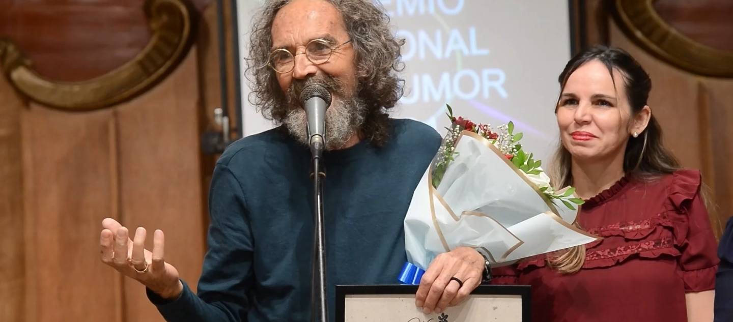 Recibe Moisés Rodríguez Premio Nacional del Humor 2025