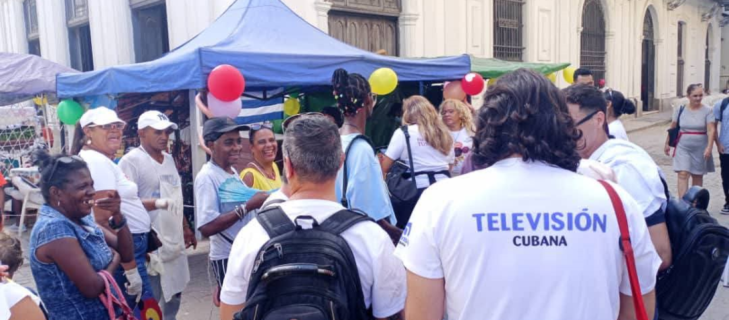 Por los 75 de laTV de nuevo en la calle