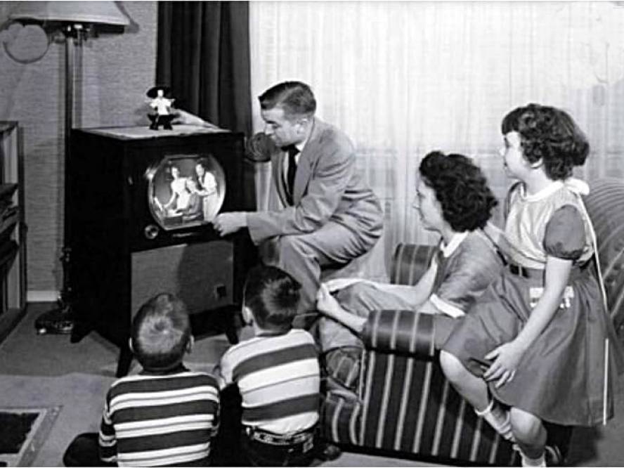 Televisión Fundacional: convergencias y singularidades de las primeras televisoras latinas  